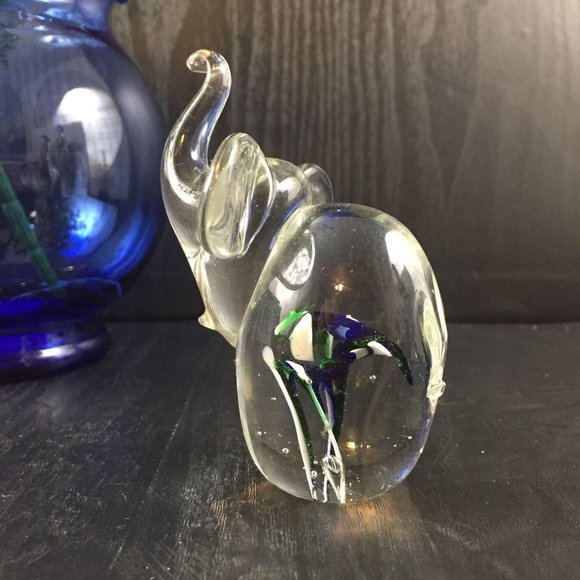 Glass Elephant Paperweight Flowers Figurine Blown - Picture 4 of 9